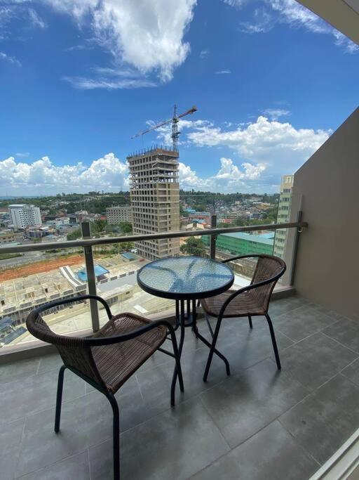 Nagoya Thamrin Apartment High Floor With View Exterior foto
